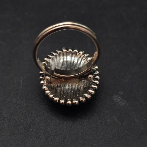 Vintage Black Cabochon Silver Tone Oval Ring Size 6.25 Adjustable - Picture 5 of 10